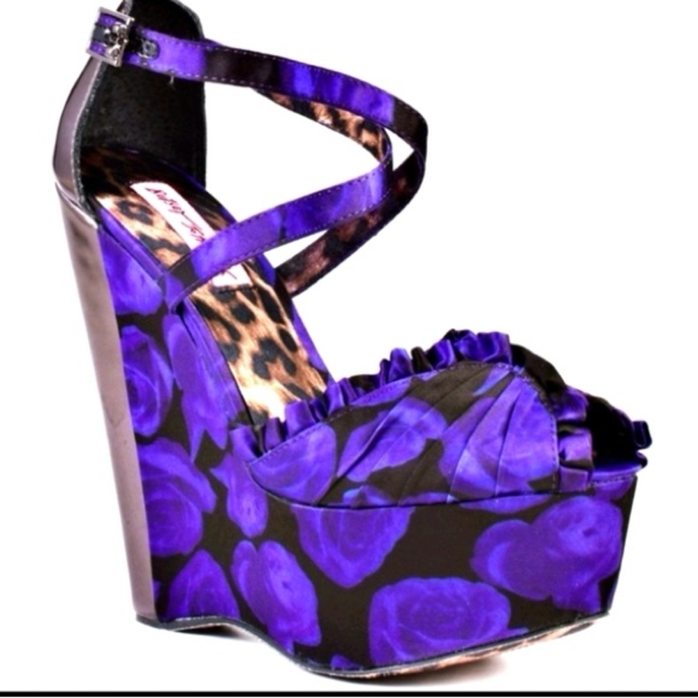 BETSEY JOHNSON Purple Floral Platform Wedge Sandals
